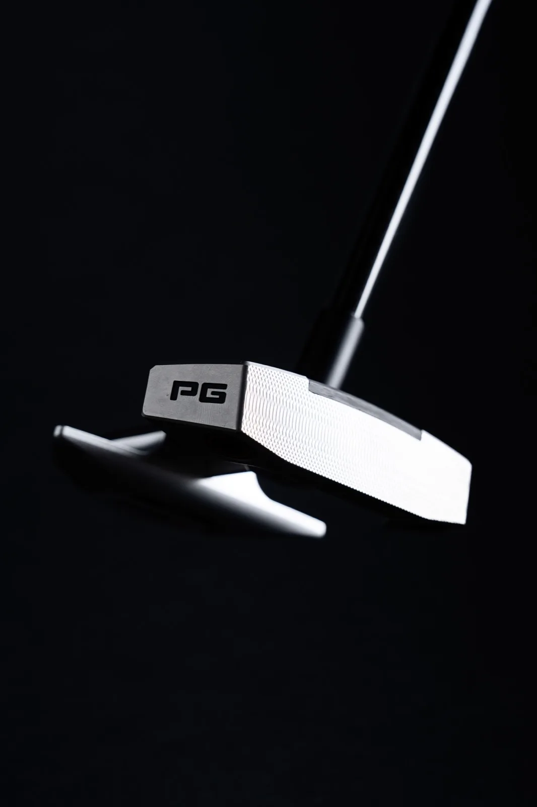 RS1 putter top-down view showing alignment lines